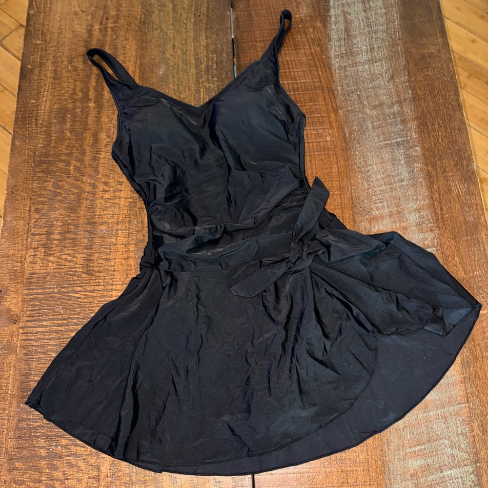 Black Swim Dress / Women Swim One Piece Swimsuit Size S / Tummy control